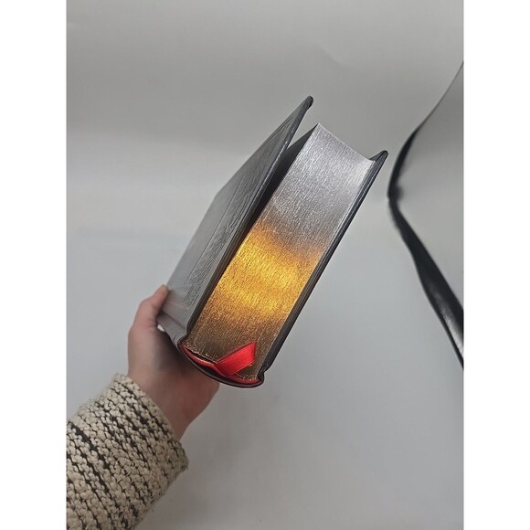 Classic Ghost Stories (Barnes Noble Collectible Editions) Hardcover - Picture 6 of 9